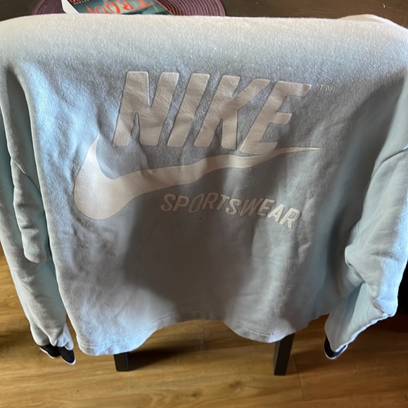 Nike sweatshirt - Picture 1 of 3